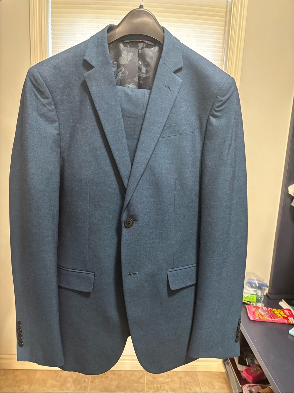 Egara Men's Teal-Blue Single-Breasted Suit Jacket and Pants